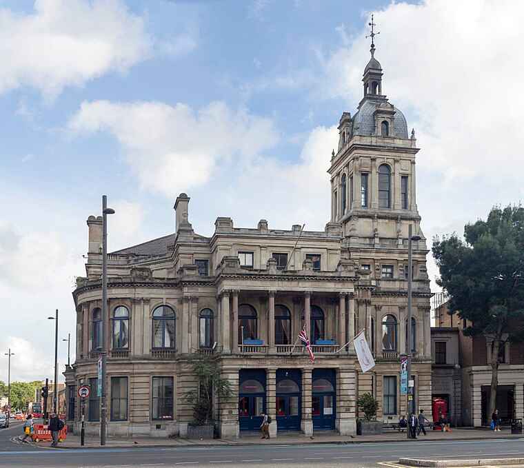 Images of Shri Radha Krishna Temple in Stratford, London